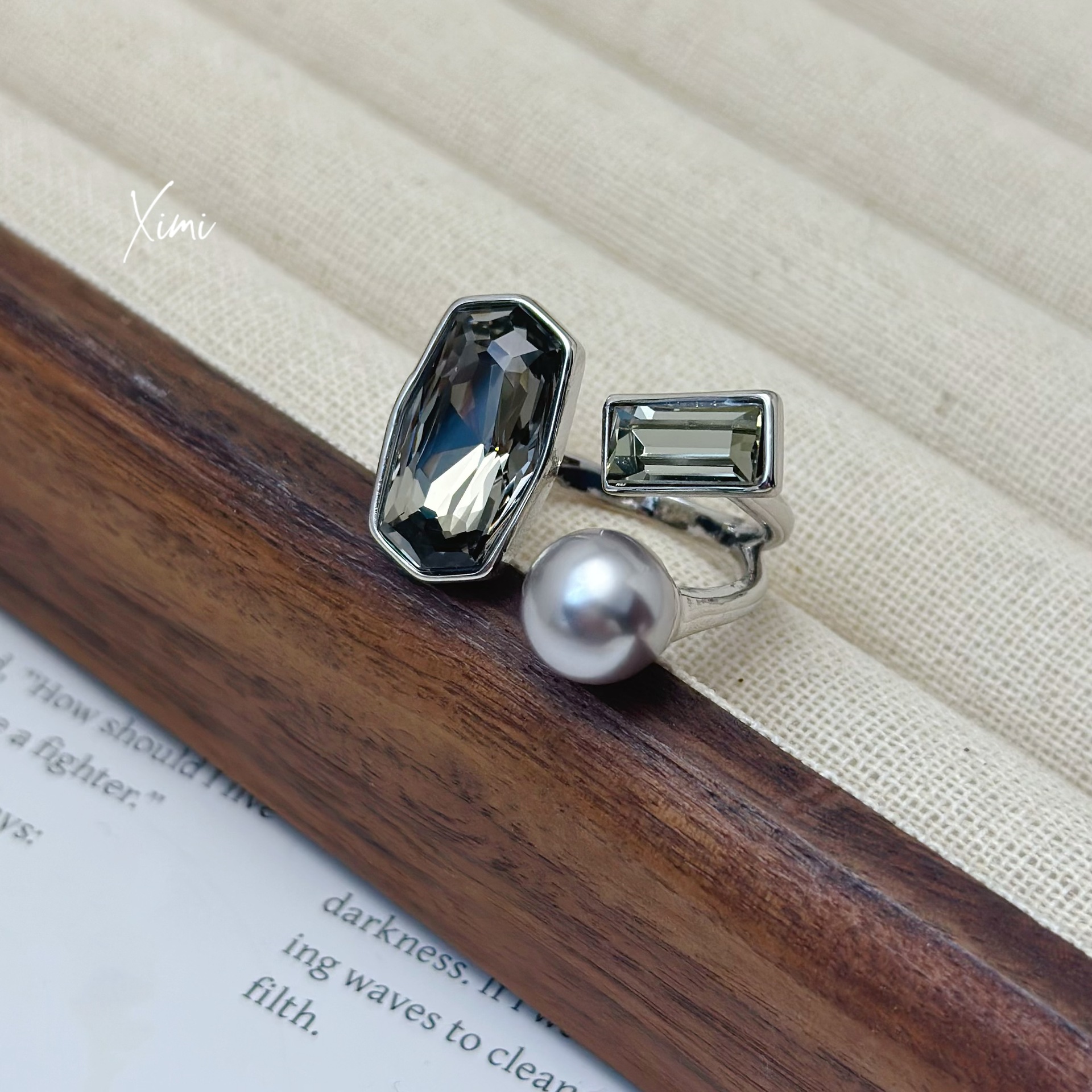 2024 New Niche Micro-Set Pearl Rhinestone Open Ring Crystal Index Finger Ring