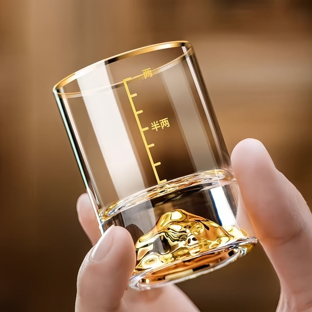 Two liang scale, gold foil, gold mountain, blue mountain liquor cup, glass liquor divider, household glass two liang cup