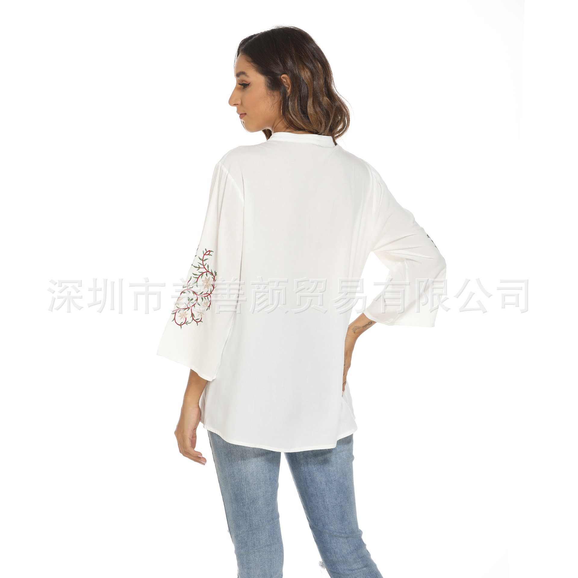 Embroidered women's top independent station