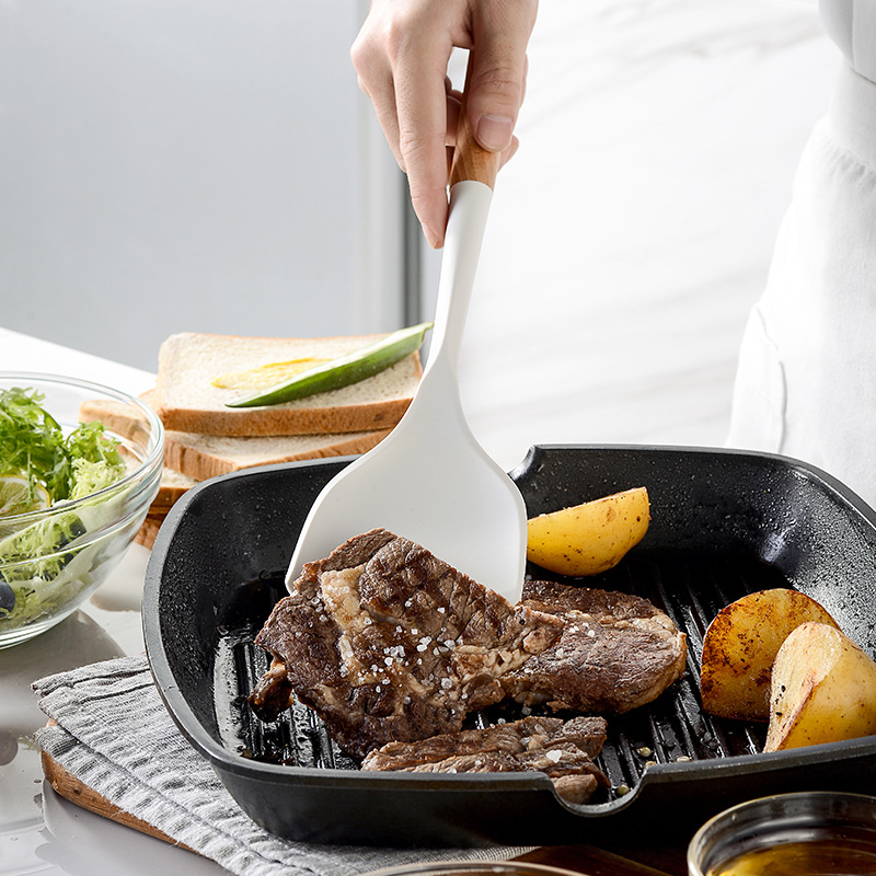 Wood Handle White Silicone Kitchenware Set 12-Piece Set Nordic Simple Non-Scratch Pan Kitchen Tool Set
