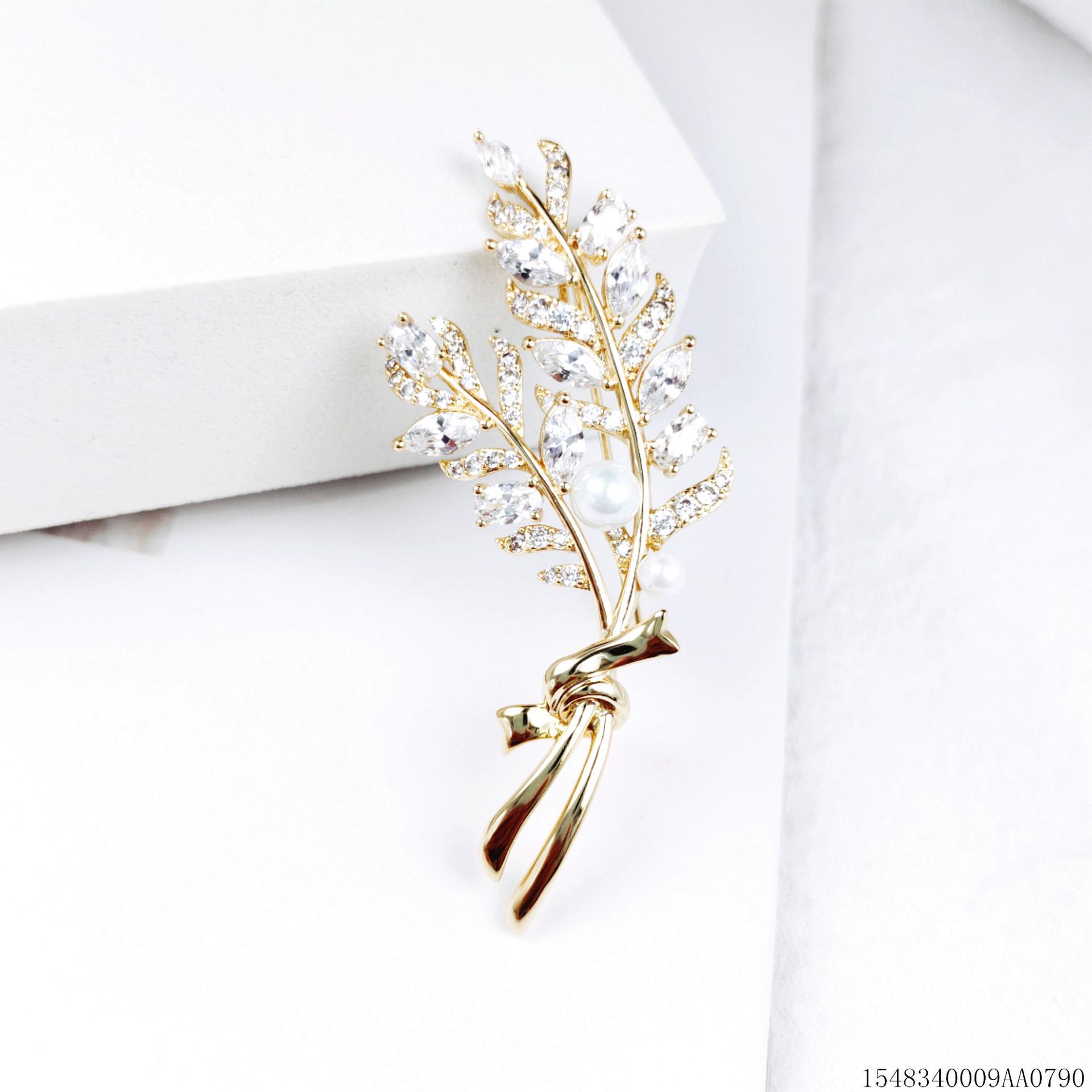 2021 New Sense Wheat Ear Leaf Pearl Brooch Women Suit Accessories Corsage Decoration