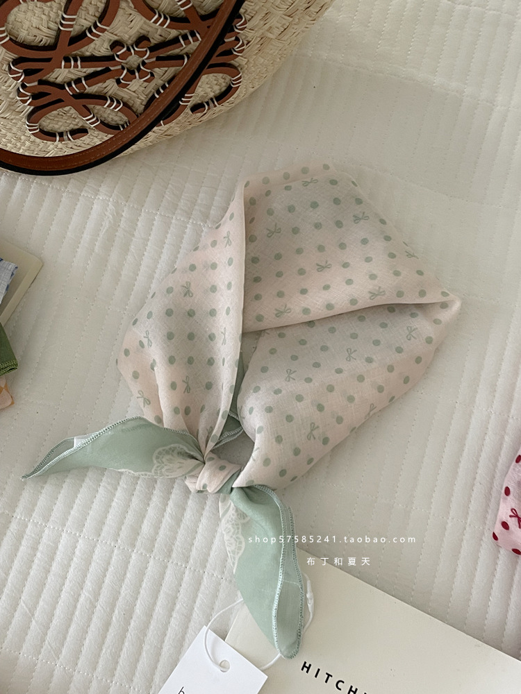 43＃蝴蝶结点点绿 · 58*58cm