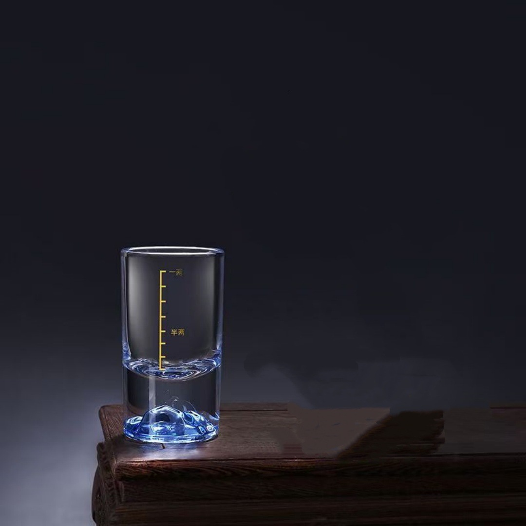 Two liang scale, gold foil, gold mountain, blue mountain liquor cup, glass liquor divider, household glass two liang cup