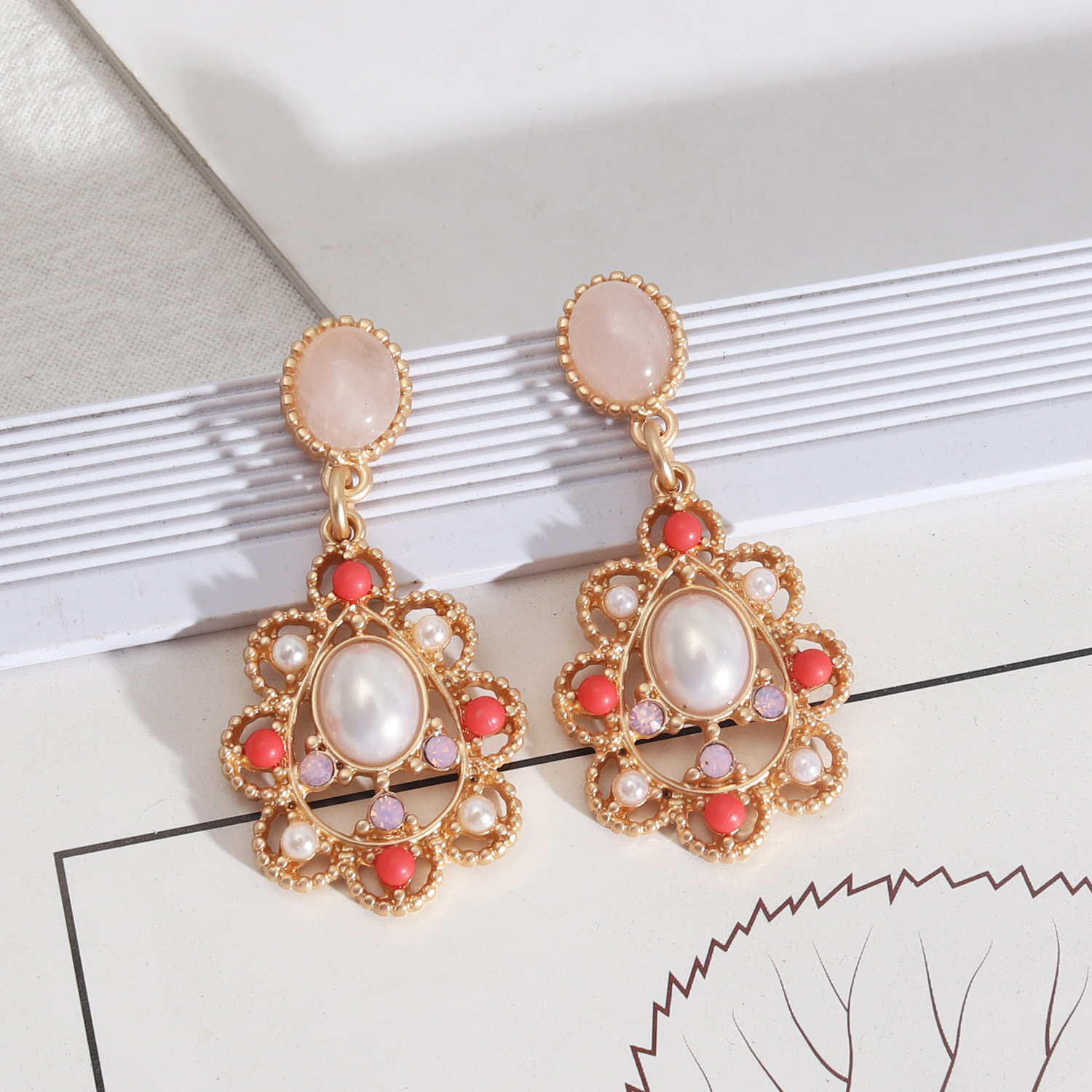 Design Accessories Palace Style Hollow Vintage Earrings Women