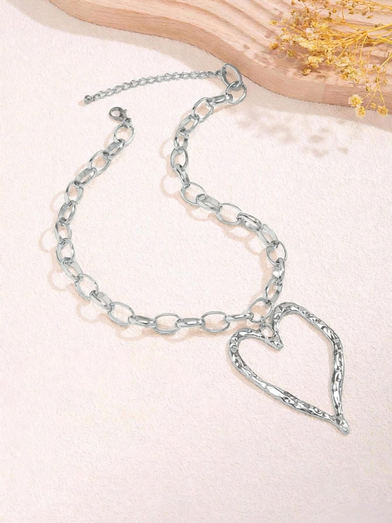 Accessories Metal Chain Exaggerated Hammered Heart Pendant Necklace Simple Zinc Alloy Necklace