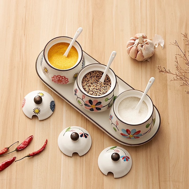 Japanese underglaze color ceramic seasoning pot household with lid MSG salt pot high temperature resistant chili oil pot seasoning pot set