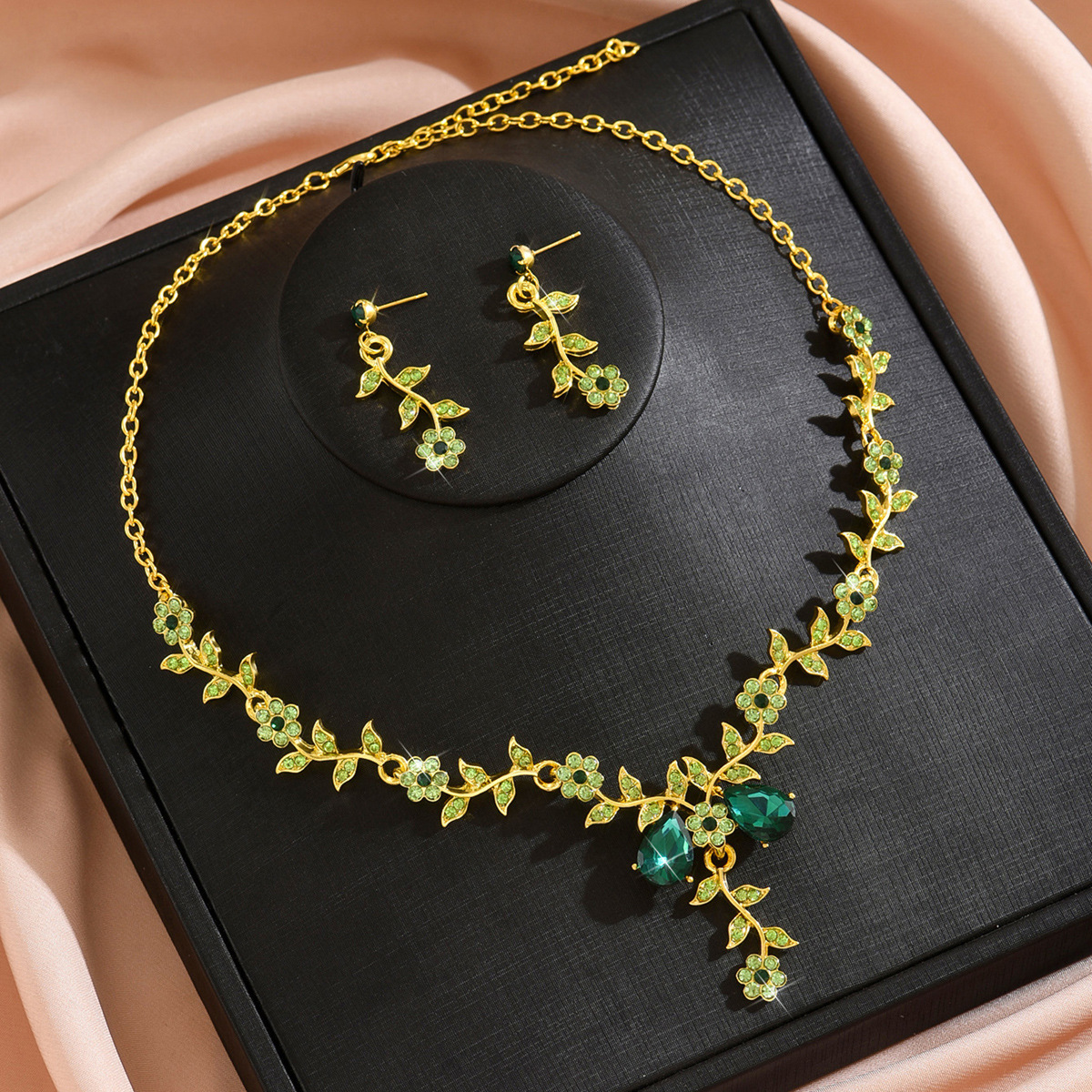 Bride Accessories Necklace Earrings Two-Piece Jewelry Set