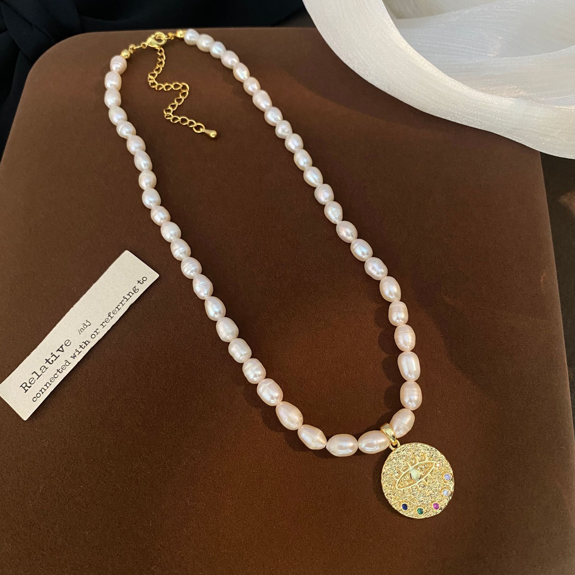 Natural pearl necklace for women, elegant collarbone chain with small rice pearls, vintage style