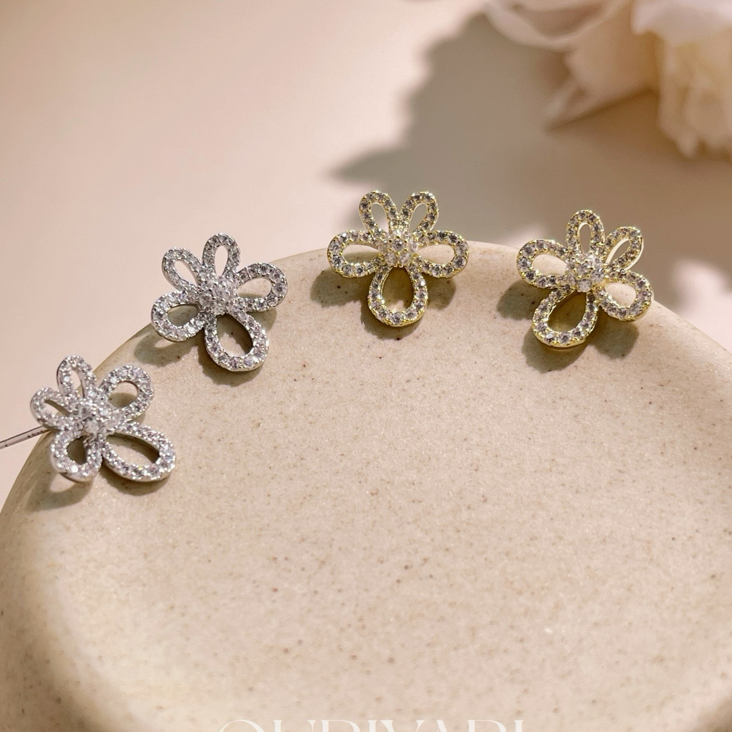 Oubiyabi Ear Studs Delicate Gentle Cute Earrings Ear Accessories Commute 19158