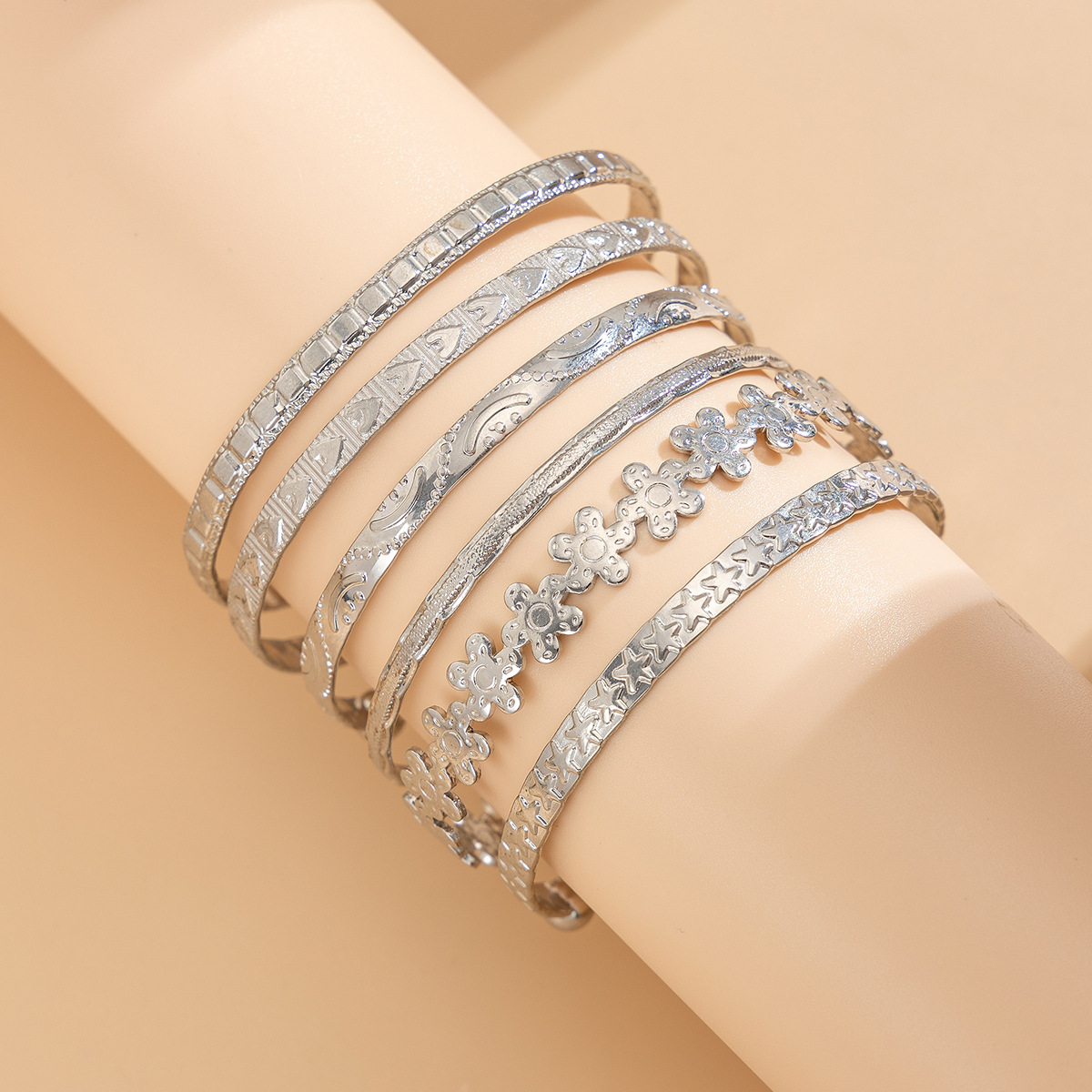 Sweet cool carved pattern flower bracelet metal textured layered bangle