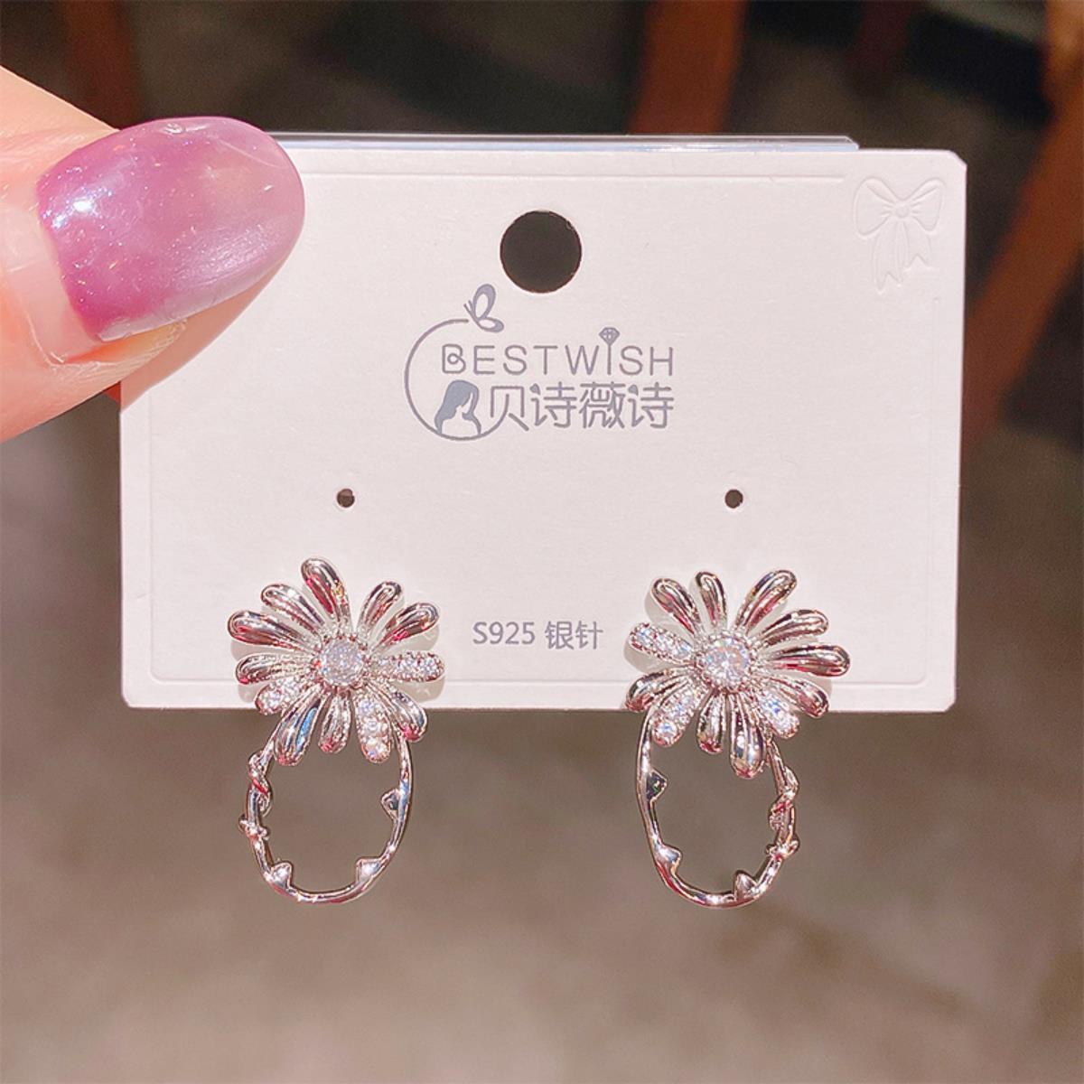 2025 exquisite gold-plated simple super flash zircon earrings, women's fairy butterfly flower ear accessories