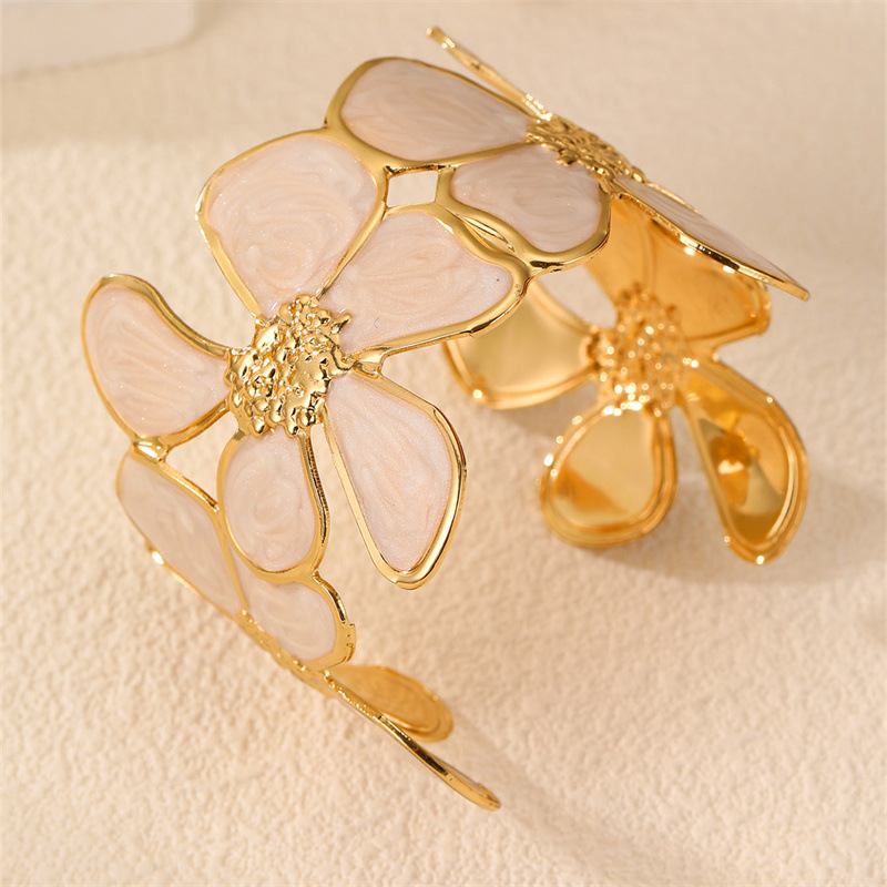 Street Snap Wide Irregular Bracelet Women's Open Hand Accessory