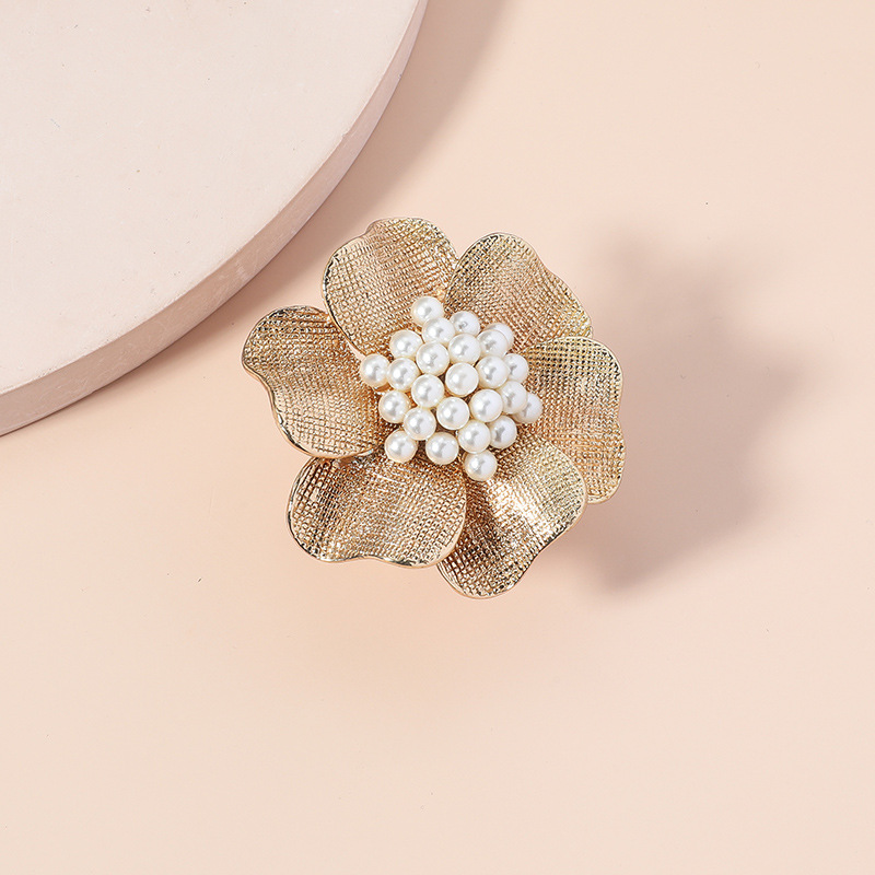 Exaggerated metal alloy pearl flower ring simple design open index finger ring