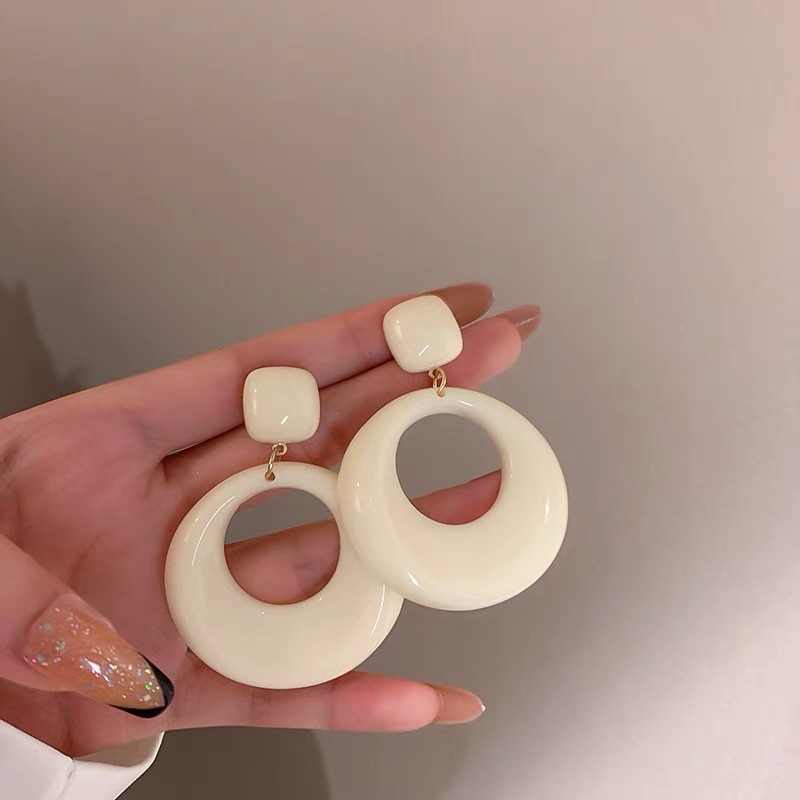 2025 new resort style sunflower earrings women exaggerated handmade woven ear accessories ear cuffs no ear hole earrings