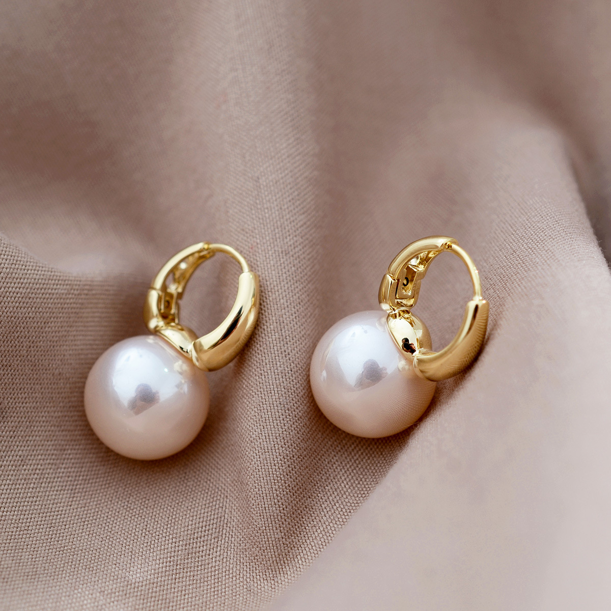 Pearl Ear Cuff Earrings Hepburn Niche Chic Button Ear Studs Earrings
