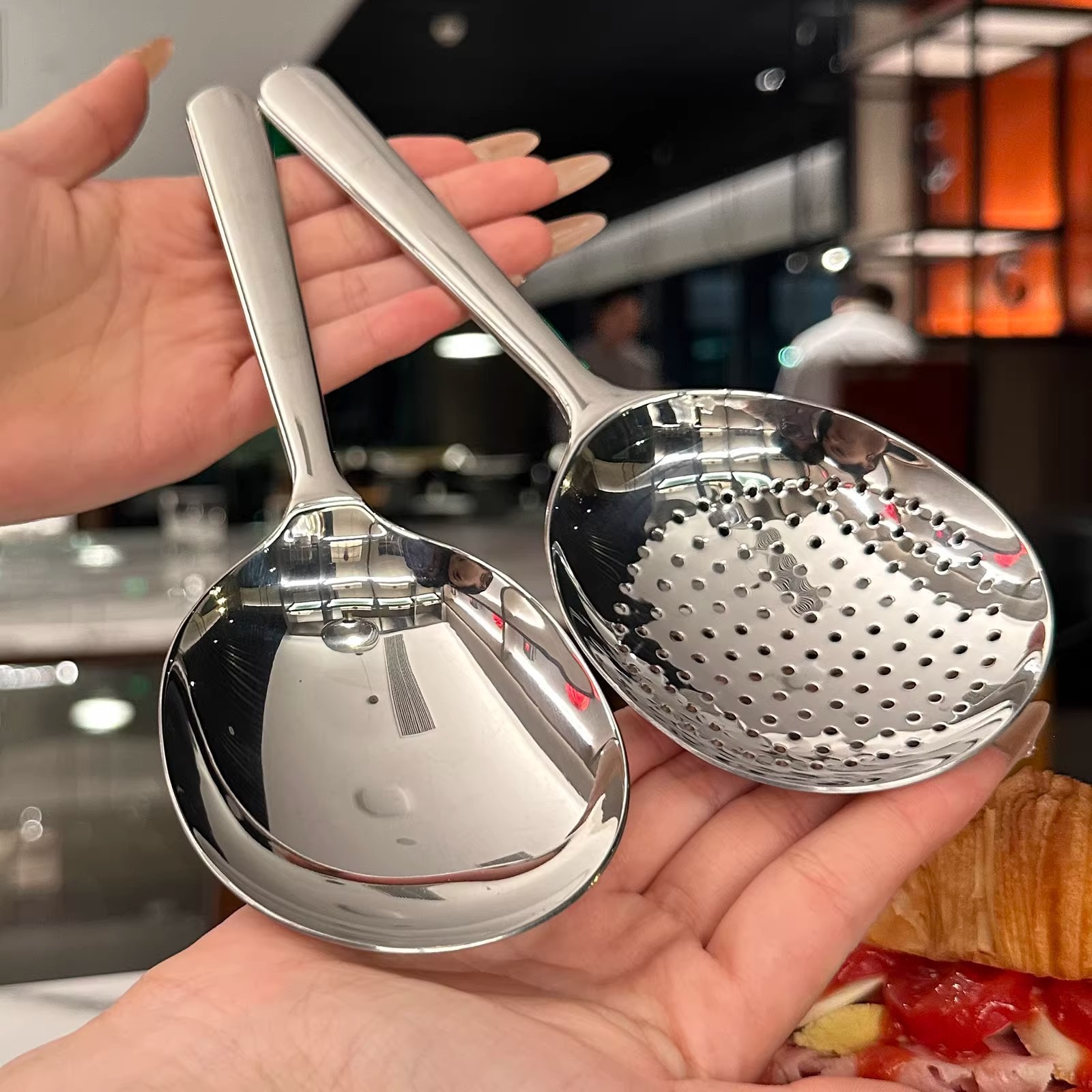 201 Stainless Steel Spoon Short Handle Large Round Spoon Kitchen Serving Spoon Household Soup Spoon Slotted Spoon Rice Spoon Large Head Soup Slotted Spoon