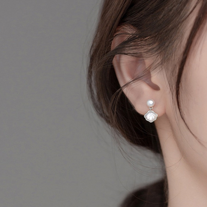 Fan-shaped shell pearl ear studs S925 silver needle earrings women mother-of-pearl ear accessories new ear drops