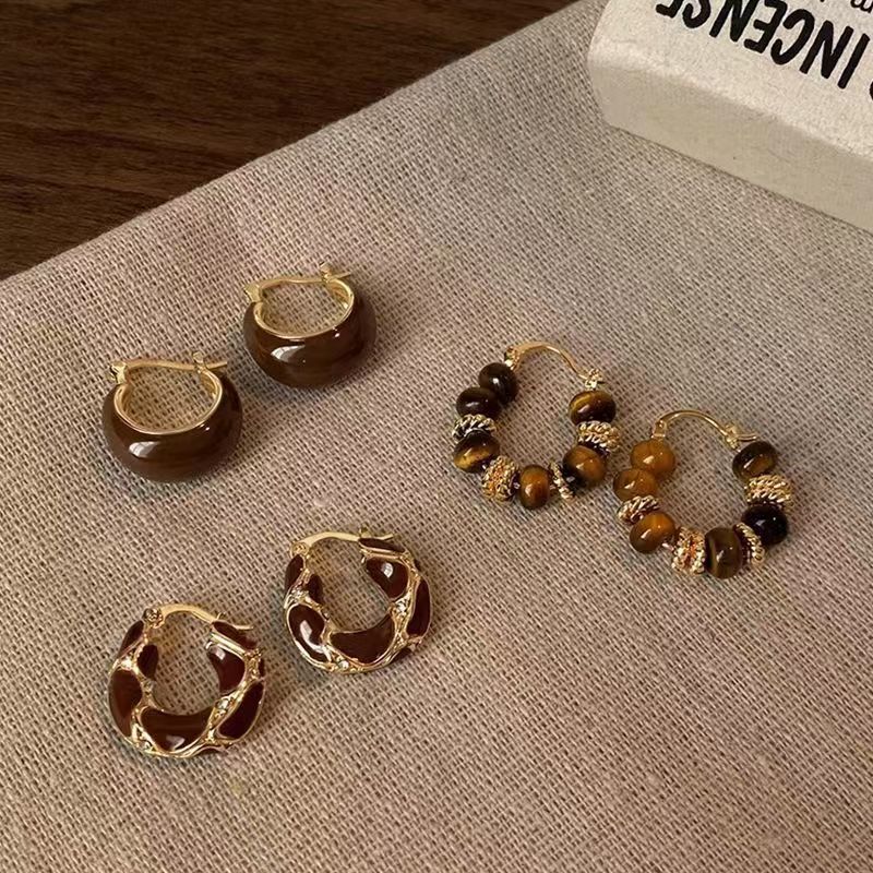 Autumn and winter Maillard tiger eye ear buckle earrings 2024 new ear accessories for women