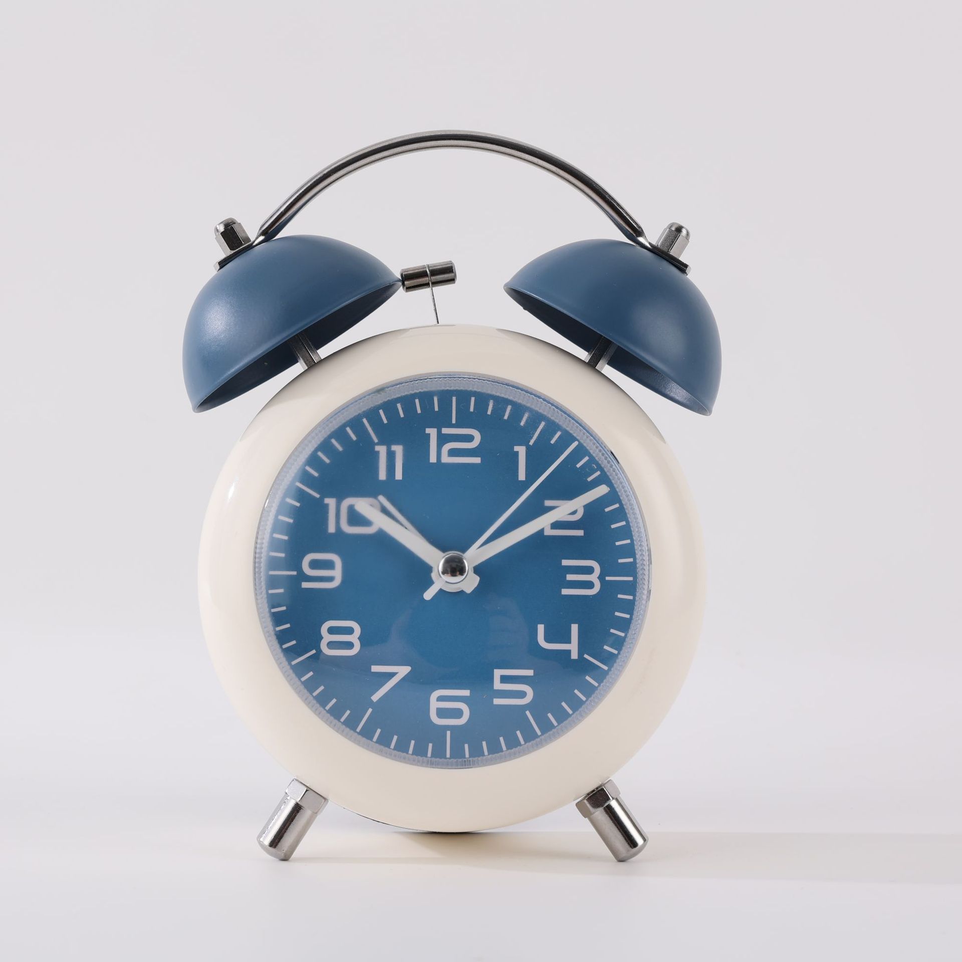 2024 simple bell quartz alarm clock, student silent wake-up special girl plastic cartoon cartoon alarm clock
