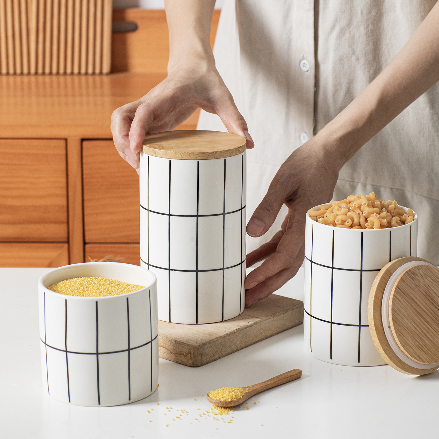 Nordic round heat-resistant ceramic airtight jar large storage jar storage jar three-piece set with lid set