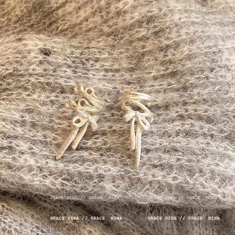 Sweet Cool Super Sparkle No Ear Hole Ear Cuff for Women New Exquisite Ear Accessories