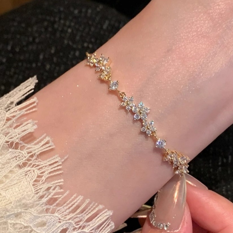 Dreamy Flower Garden Bracelet for Women Sweet Girl Date Girl Decorative Hand Jewelry