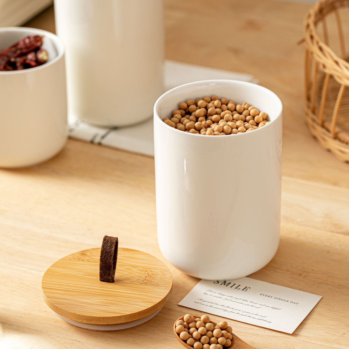 Ceramic storage jar with airtight lid silicone ring water cup lid home food jar cup lid tea canister customizable logo