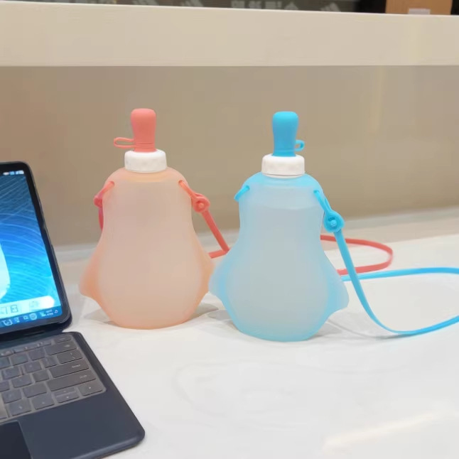 Portable silicone children's leak-proof foldable silicone water bag baby backpack water bottle cute outdoor water cup