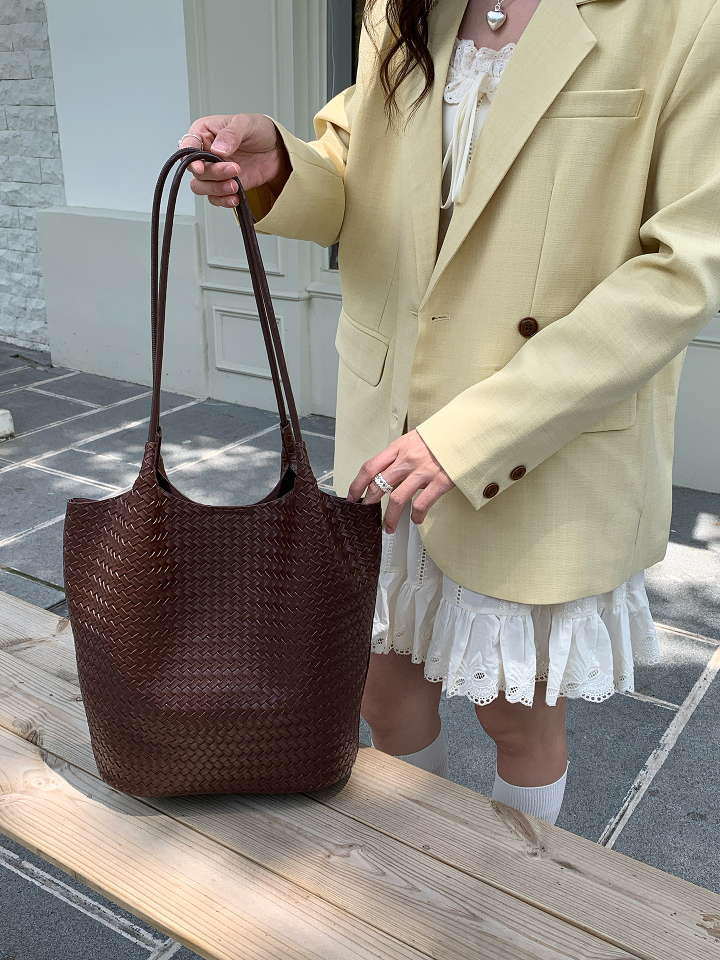 2026 New Woven Tote Bag for Women Large Capacity Single Shoulder Commute Bag Handheld Bag Underarm Bag